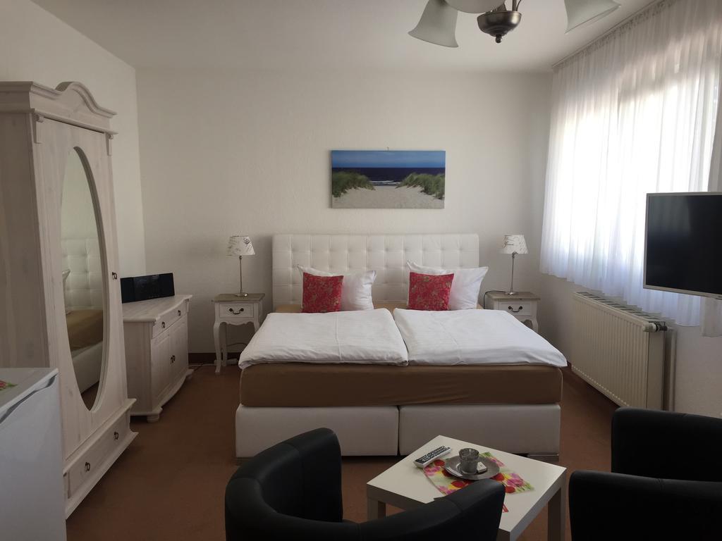 Pension Marion Binz Bagian luar foto