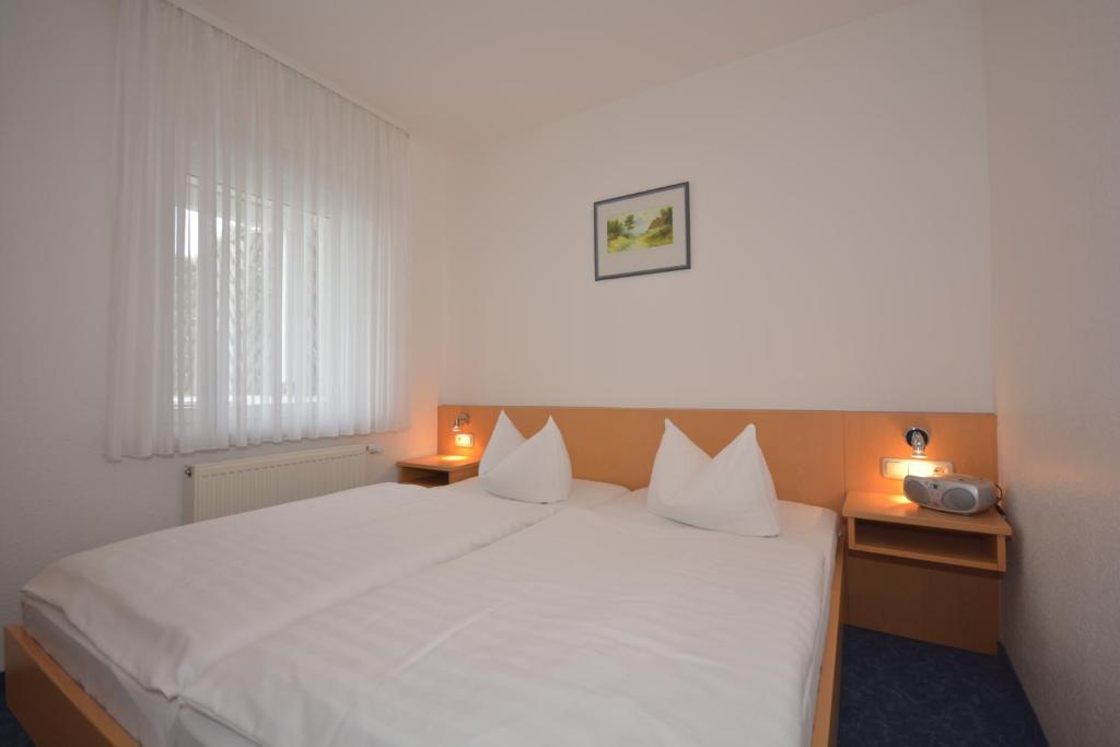 Pension Marion Binz Bagian luar foto